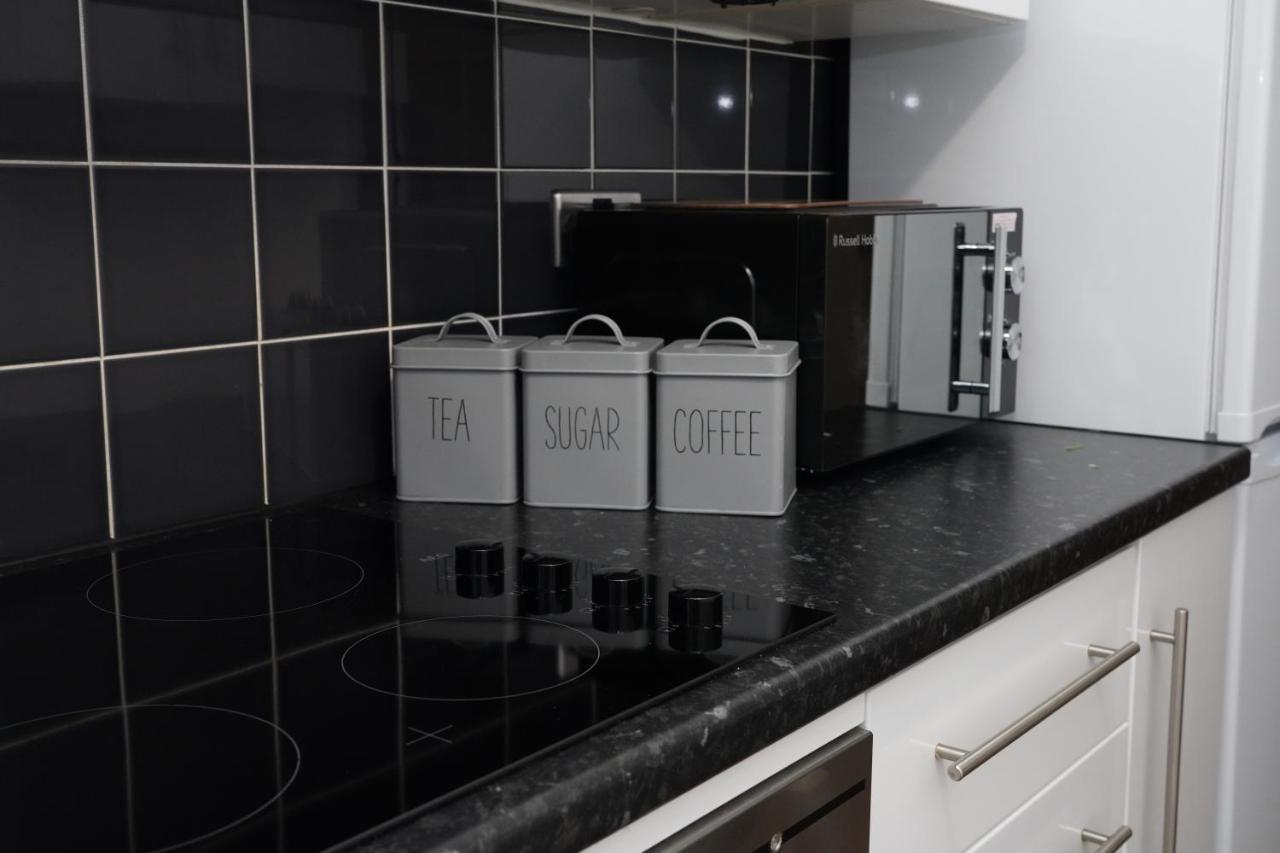 2Bedrm-4Guests-Parking-Nearstation Apartment London Bagian luar foto