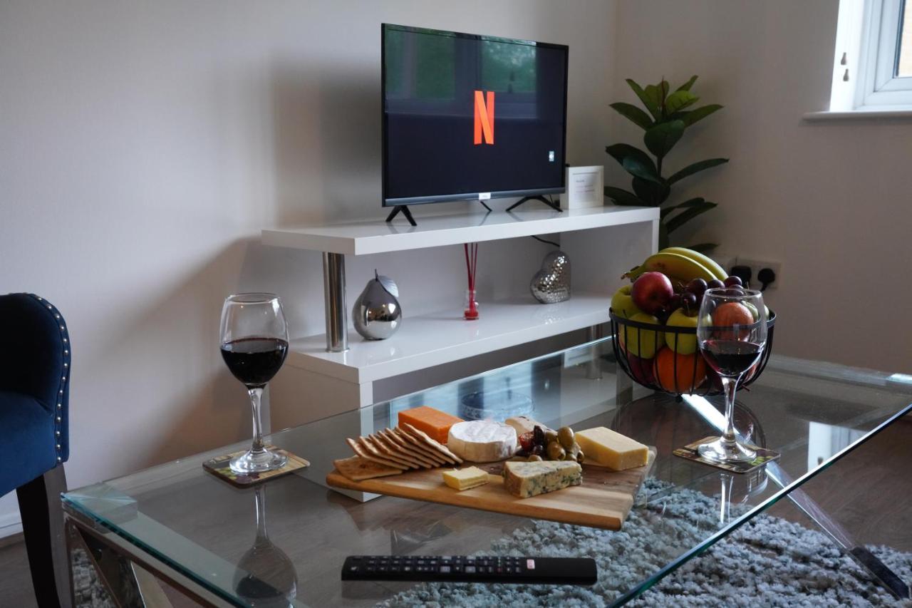 2Bedrm-4Guests-Parking-Nearstation Apartment London Bagian luar foto