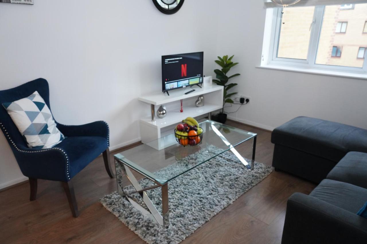 2Bedrm-4Guests-Parking-Nearstation Apartment London Bagian luar foto